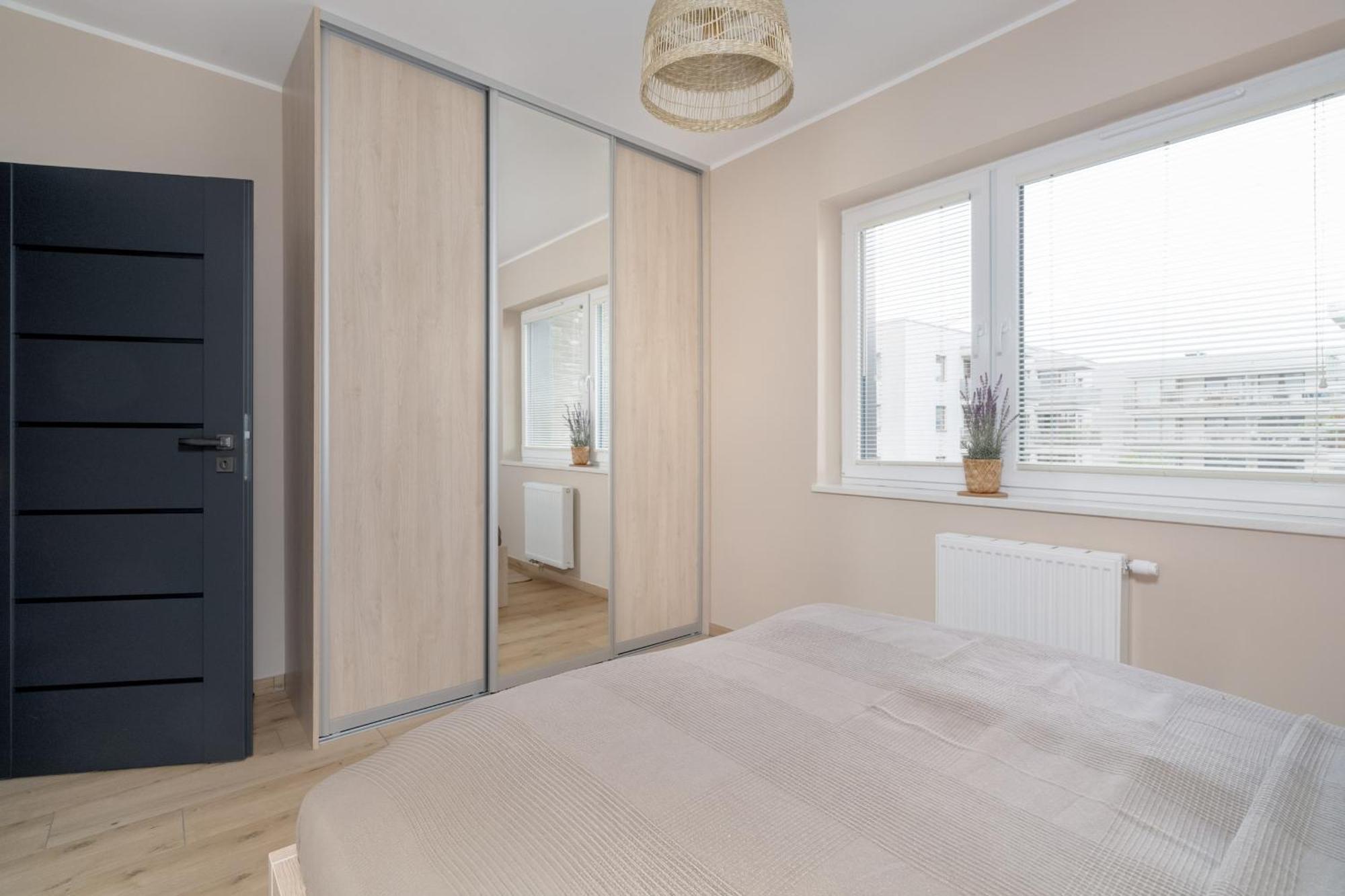 Cosy And Bright Apartment With Parking In Poznan By Noclegi Renters Exterior foto