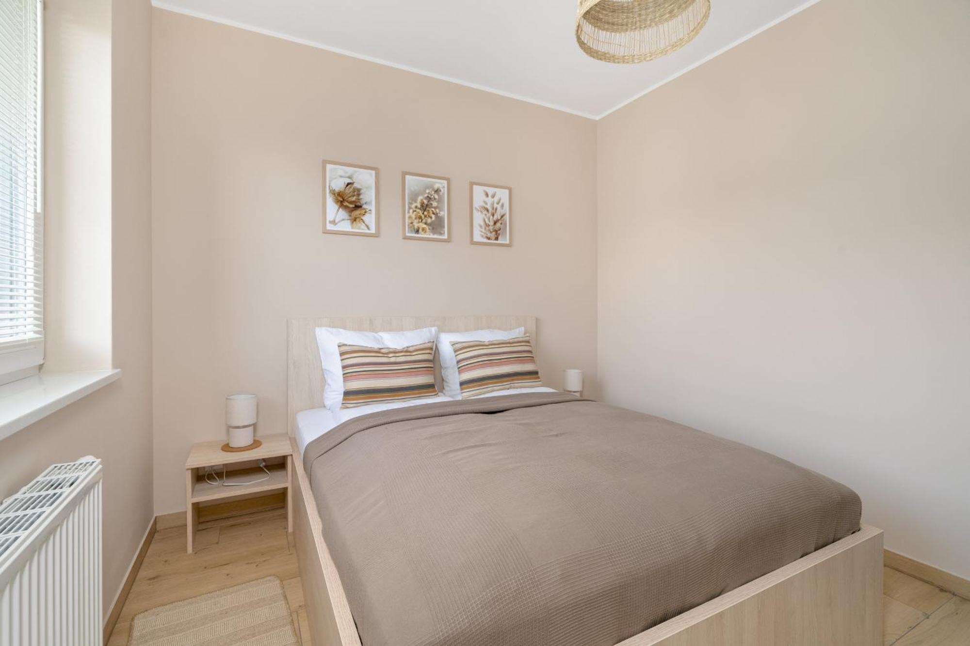 Cosy And Bright Apartment With Parking In Poznan By Noclegi Renters Exterior foto