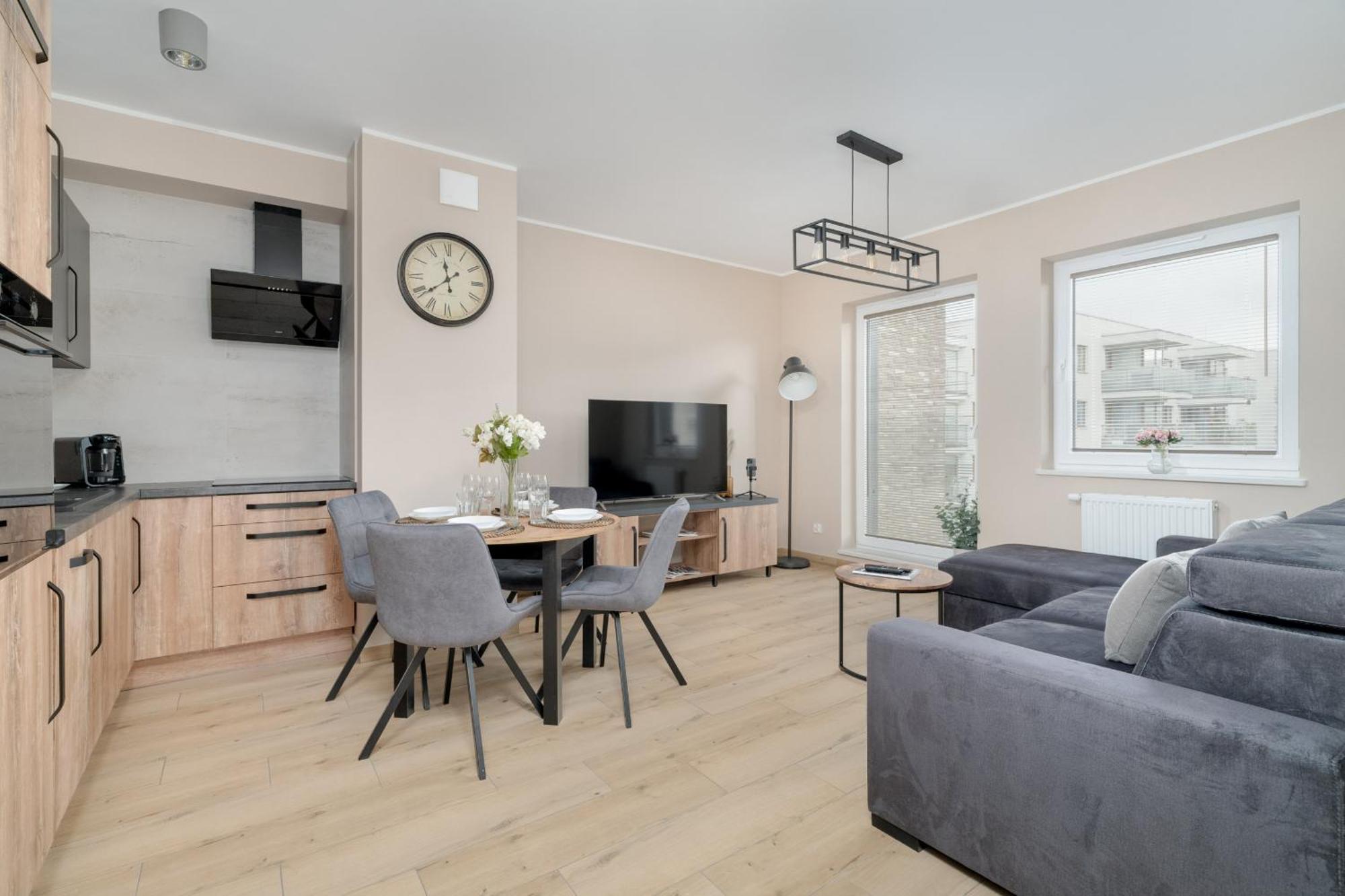 Cosy And Bright Apartment With Parking In Poznan By Noclegi Renters Exterior foto